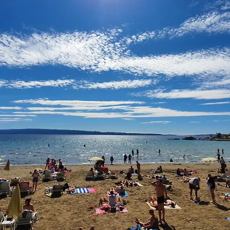 Grand Bedroom Aptm Palace Location