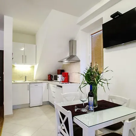 Grand Bedroom Aptm Palace Location * Split