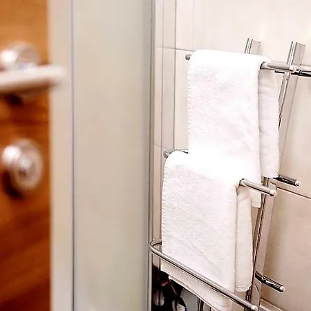 Grand Bedroom Aptm Palace Location Lejlighed