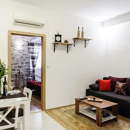 Grand Bedroom Aptm Palace Location Lejlighed *