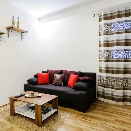 Grand Bedroom Aptm Palace Location Lejlighed