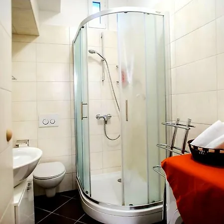 Grand Bedroom Aptm Palace Location