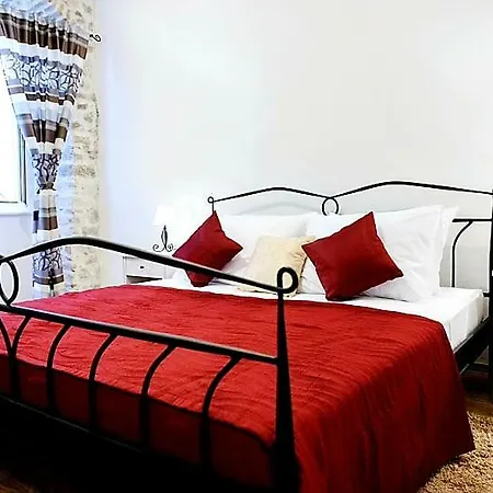 Grand Bedroom Aptm Palace Location * Split