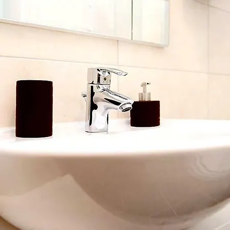 Grand Bedroom Aptm Palace Location Appartement