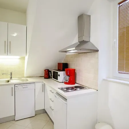 Grand Bedroom Aptm Palace Location * Split