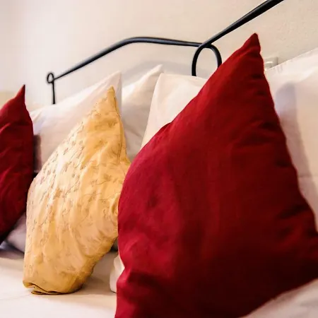 Apartman Grand Bedroom Aptm Palace Location *