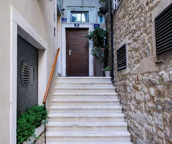 Grand Bedroom Aptm Palace Location * 斯普利特